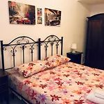 Attico Giusy * 발레스트라테